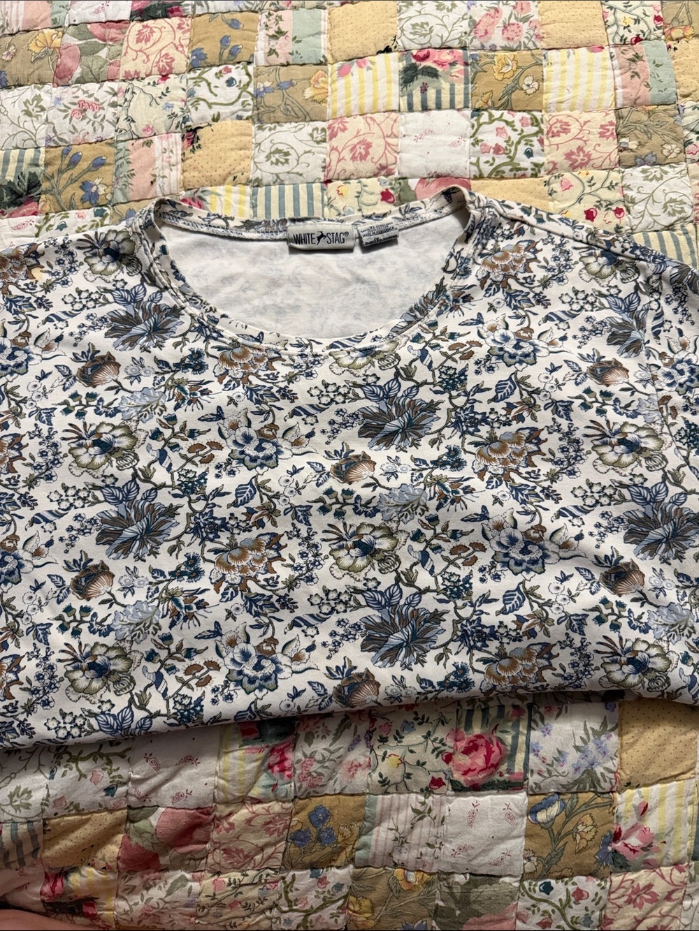 Vtg white stag tee